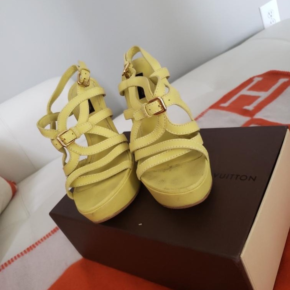 Louis Vuitton 37.5 scrappy yellow heels